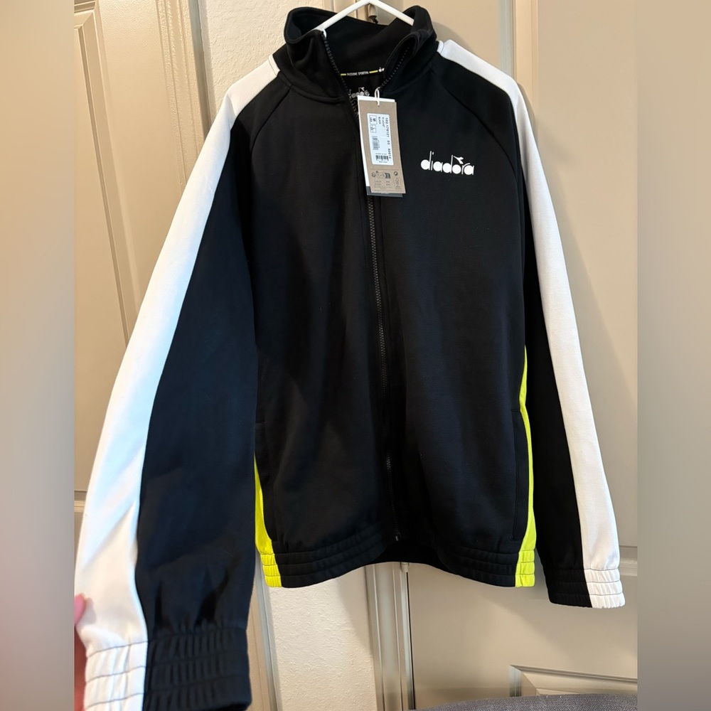 Black full Zip Diadora Jacket, Size M